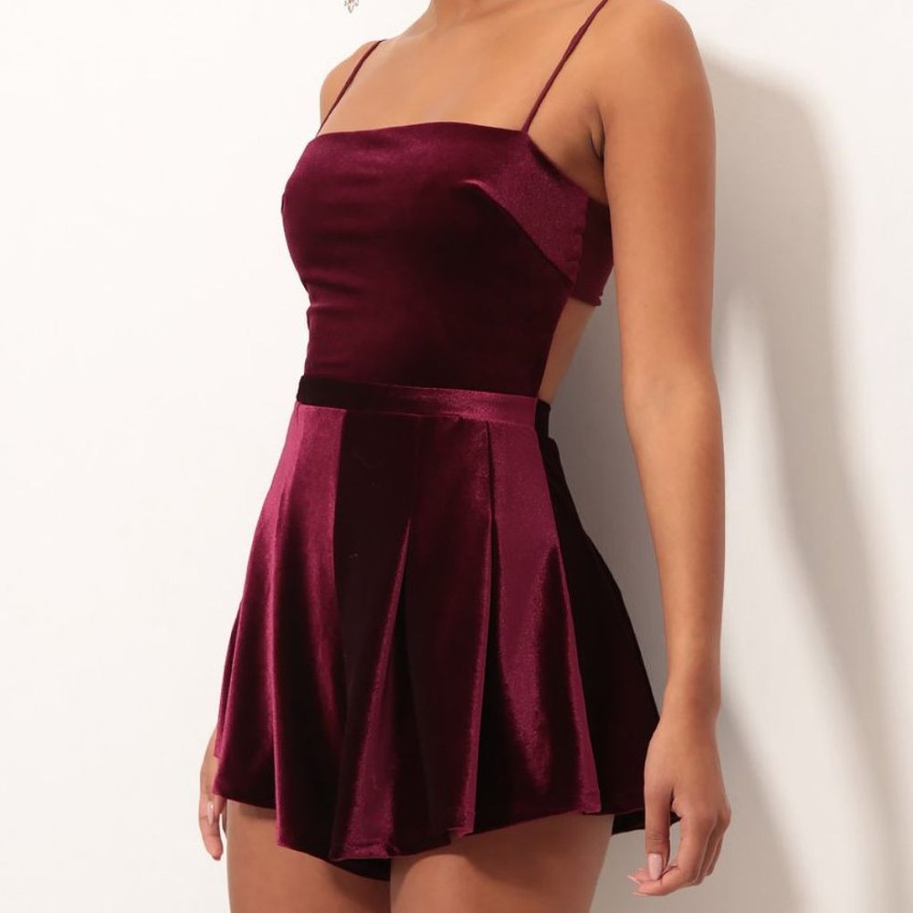 Bella Velvet Romper In Wine